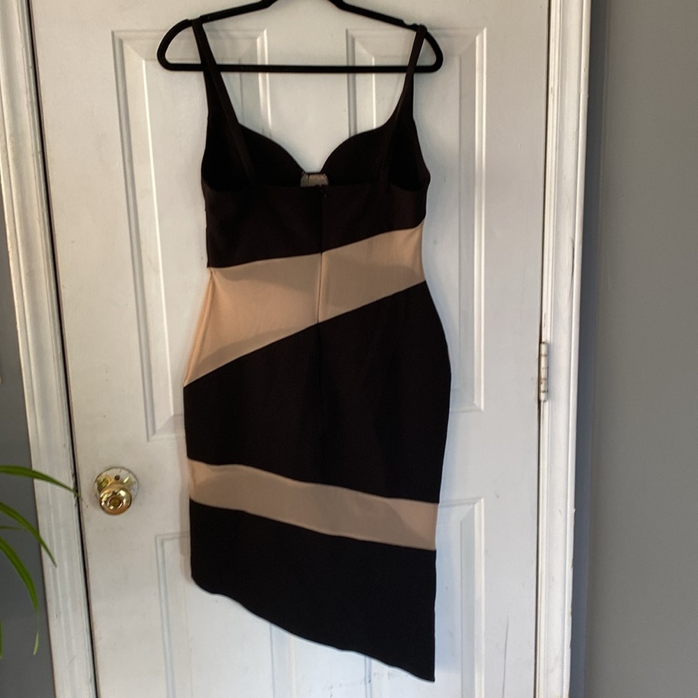 Elegant Black and Tan Women's Dress - Picture 6 of 8